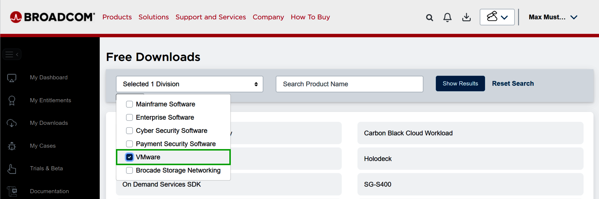 Captura de pantalla: en el portal de Broadcom se muestra la página Free Downloads. En esta página hay una lista en la que se resalta el filtro de VMware
