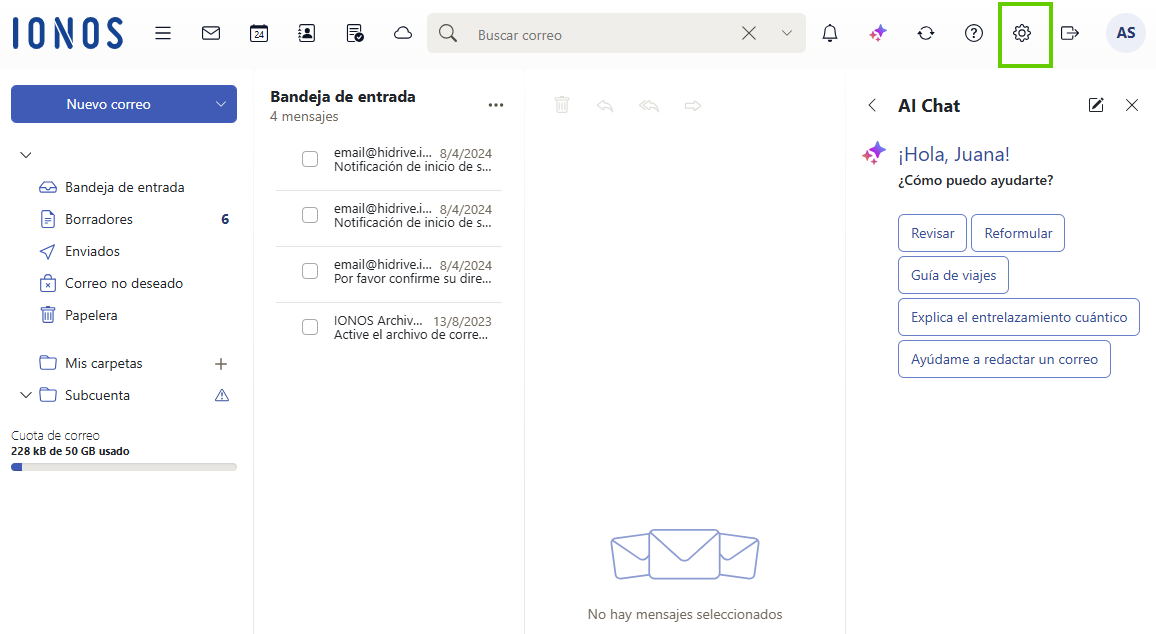 Captura de pantalla: en Webmail se muestra la bandeja de entrada. En la barra de menú superior, se resalta el icono de engranaje