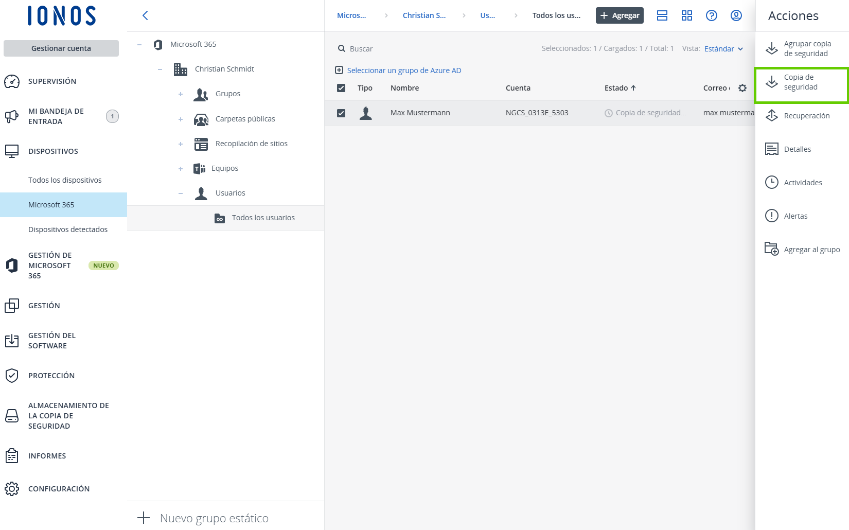 Captura de pantalla: en la Consola de Cyber Protect se muestra la sección de Microsoft 365 y la opción de copias de seguridad está resaltada en el menú derecho de acciones