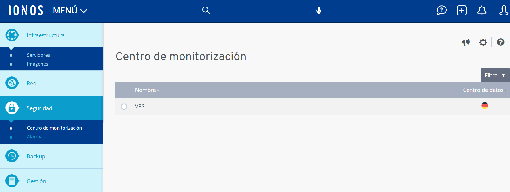 Captura de pantalla: el centro de monitorización se muestra en Cloud Panel. En esta página se enumeran los servidores configurados