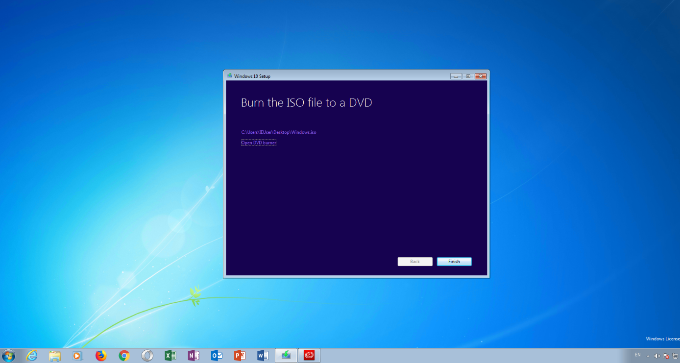 Ventana de configuración de Windows 10 con la notificación “Burn the ISO file to a DVD” (Graba el archivo ISO en un DVD)
