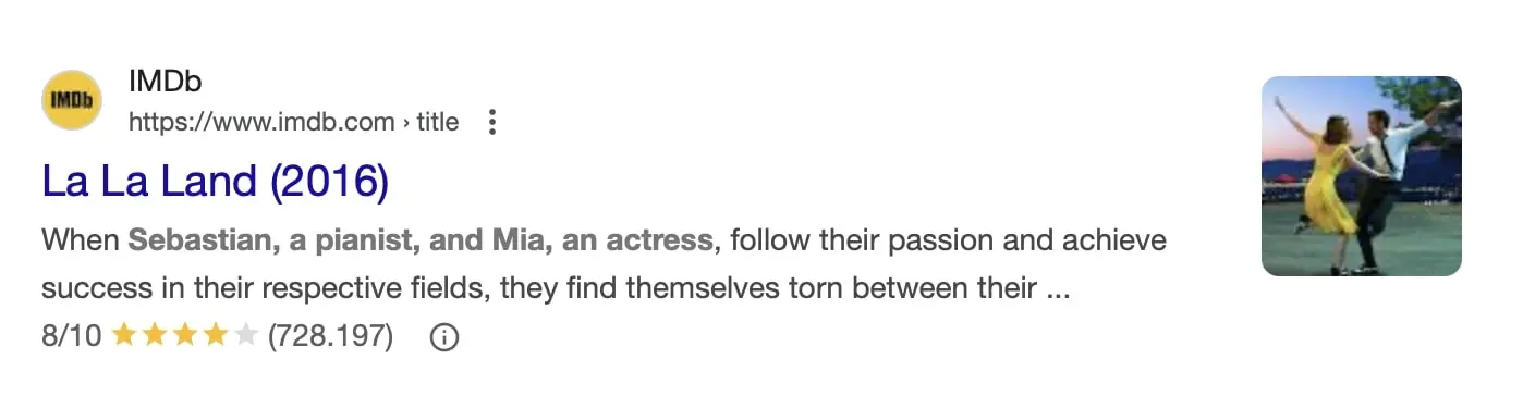 Imagen: Captura de pantalla de un resultado de b&uacute;squeda de Google con valoraciones con estrellas como Rich Snippet